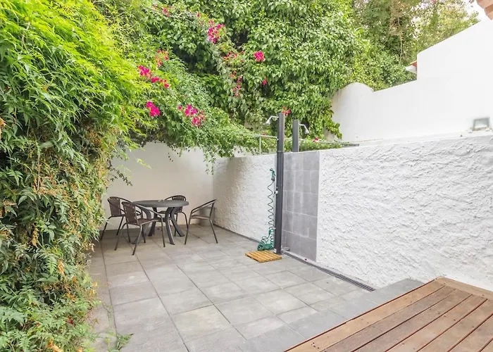 Sweet Secret Garden At Ii Apartment Lisbon